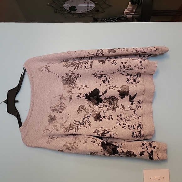 Womens sweatshirt. - Picture 2 of 2